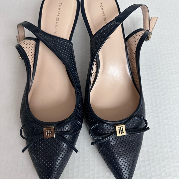 Tommy Hilfiger Navy Leather pointy toe slingback pumps Size 8. - Picture 2 of 8